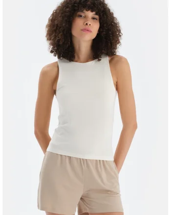 Top slim fit, Alb