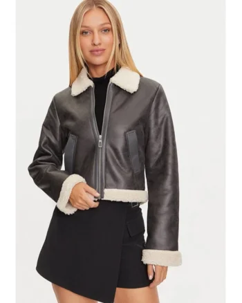 Geaca din imitatie de piele Betty 15322046 Gri Regular Fit, Piele ecologica