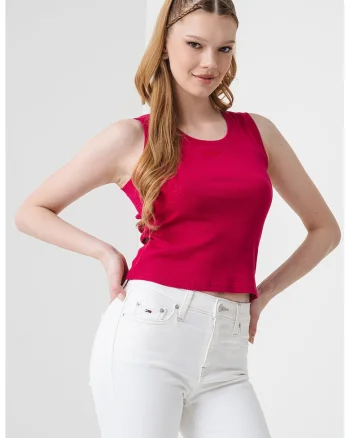 Top slim fit cu detaliu logo