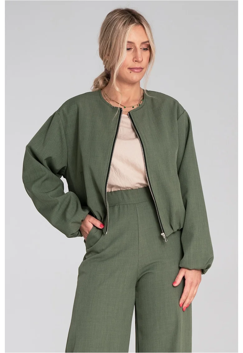 Geaca bomber  verde masliniu, material textil, croiala lejera, cu fermoar si buzunare laterale,