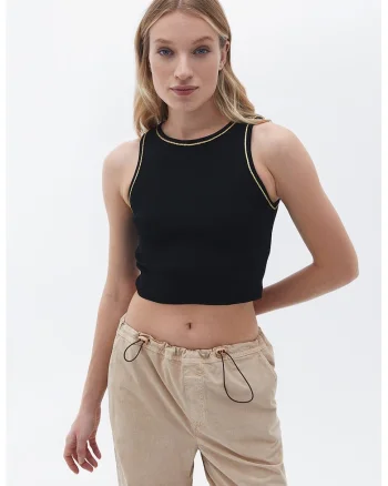 Top crop cu detalii stralucitoare, Negru