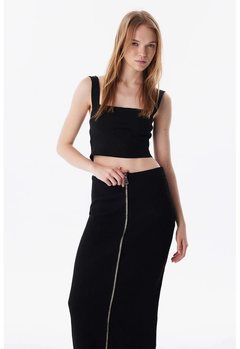 Top crop cu decolteu patrat, Negru