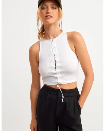 Top slim-fit striat cu detaliu decupat, Alb optic
