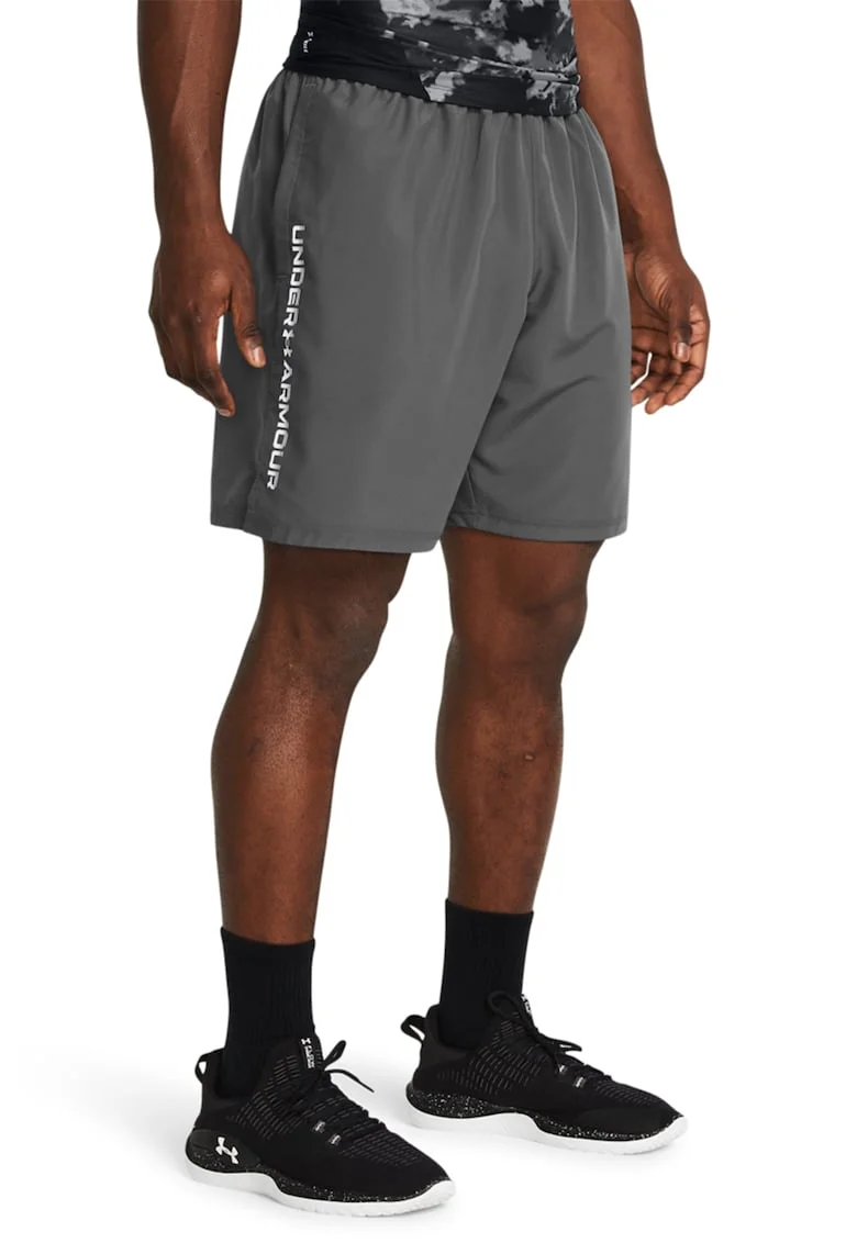 Pantaloni scurti cu detaliu cu logo discret pentru fitness UA Tech™ Wordmark, Gri inchis