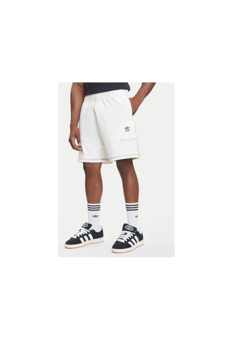 Pantaloni scurti de trening din poliester cu model grafic si logo,