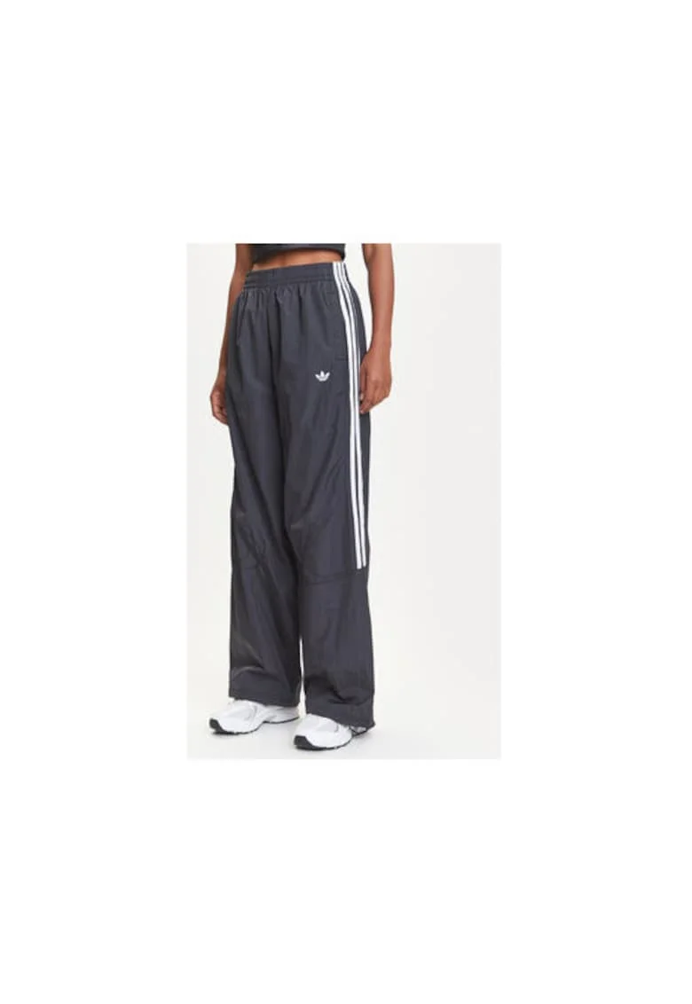 Pantaloni de trening ampli