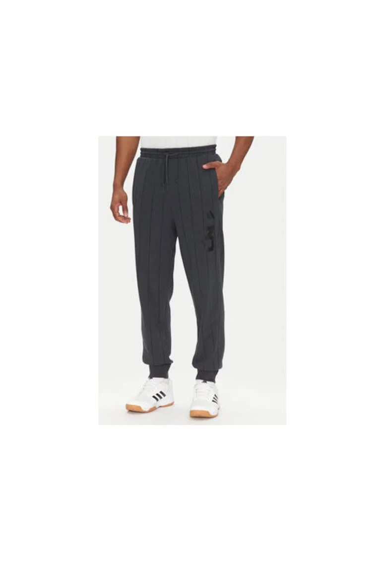 Pantaloni de trening  cu model in dungi si buzunare