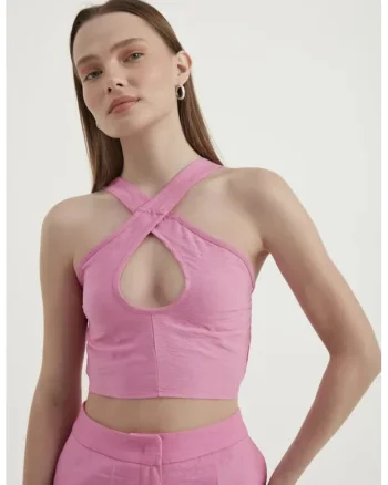 Top scurt,  decolteu halter, roz, material de inalta calitate