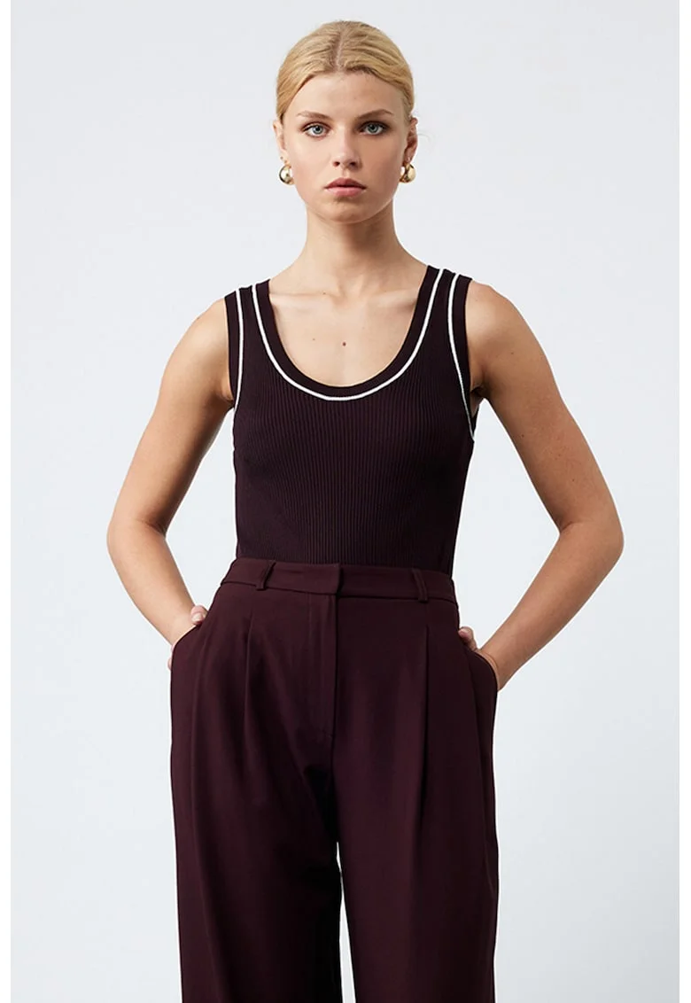 Top slim-fit, Maro inchis