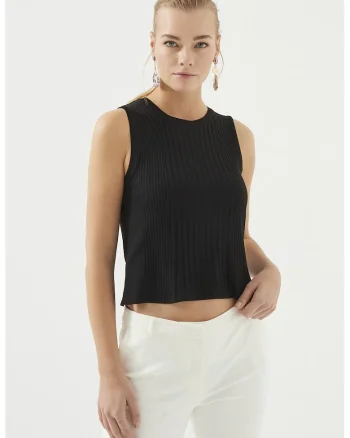 Top crop cu striatii, Negru