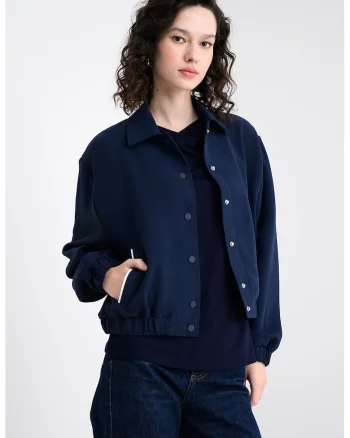 Jacheta crop cu capse, Albastru indigo