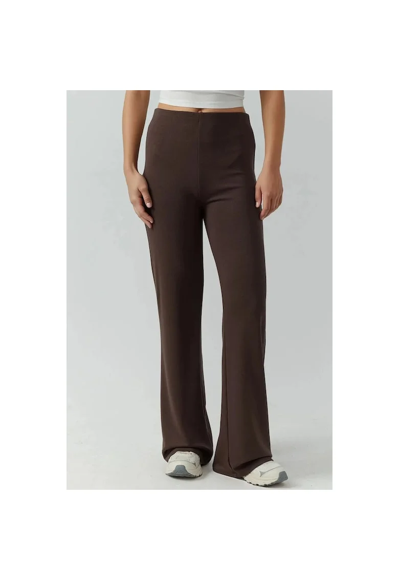 Pantaloni sport dama,  croiala lejera, picior drept, maro cafea, textil