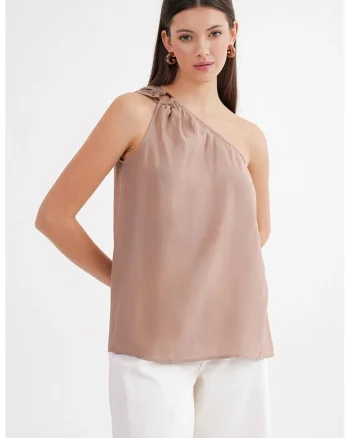 Maiou dama,  guler asimetric, detalii accesorii, maro camel, textil