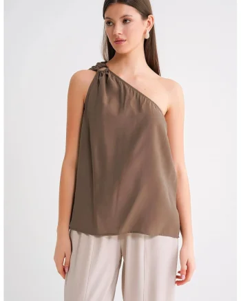 Top dama,  guler asimetric, maro mocca, textil