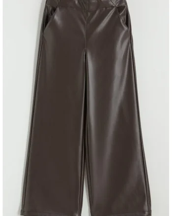 Pantaloni evazati de piele ecologica cu talie elastica, Maro inchis