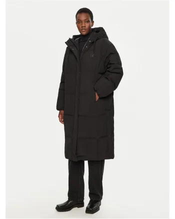Geaca de puf dama  neagra, fabricata din material usor,