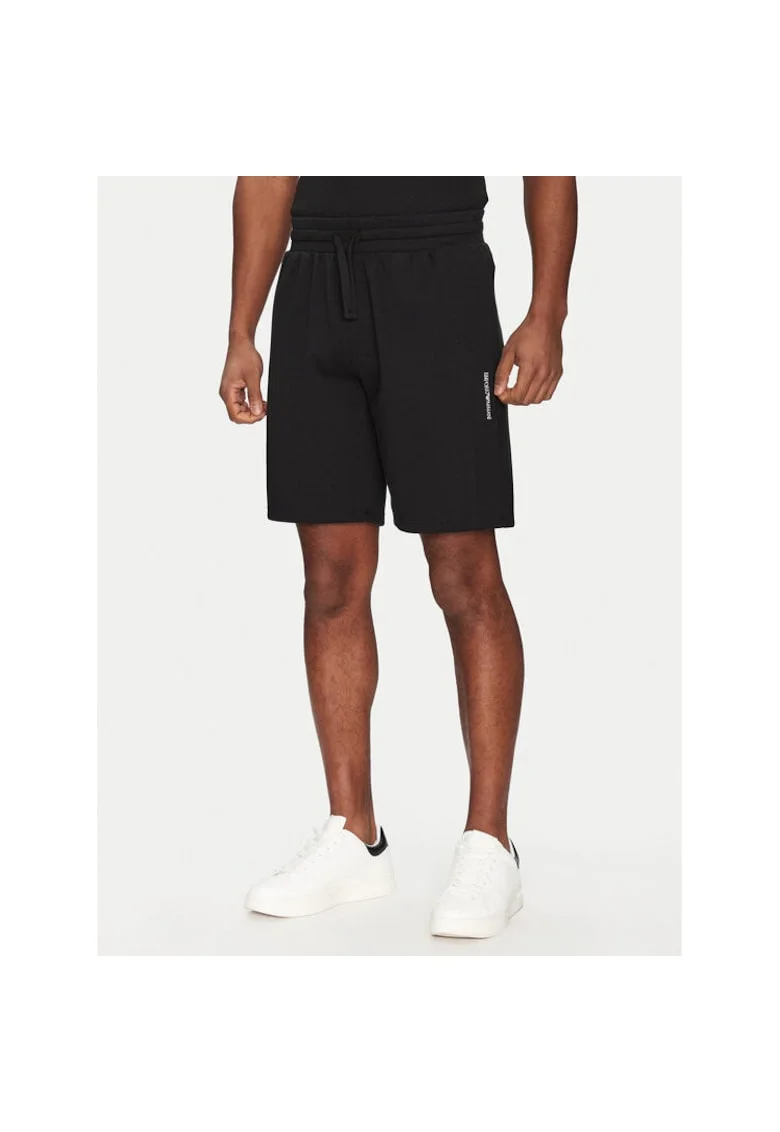 Pantaloni sport barbati  negru, scurti