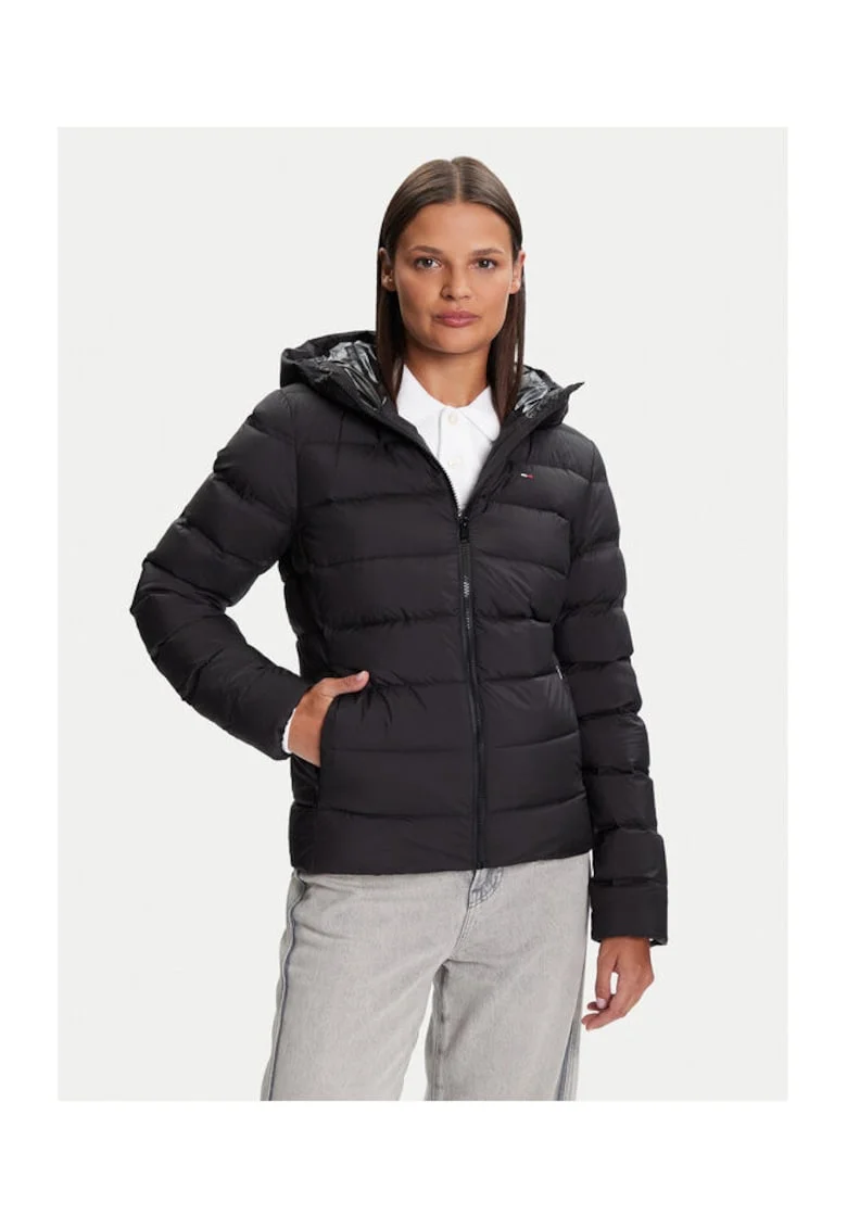 Geaca de puf dama  negru, fabricata din material usor,