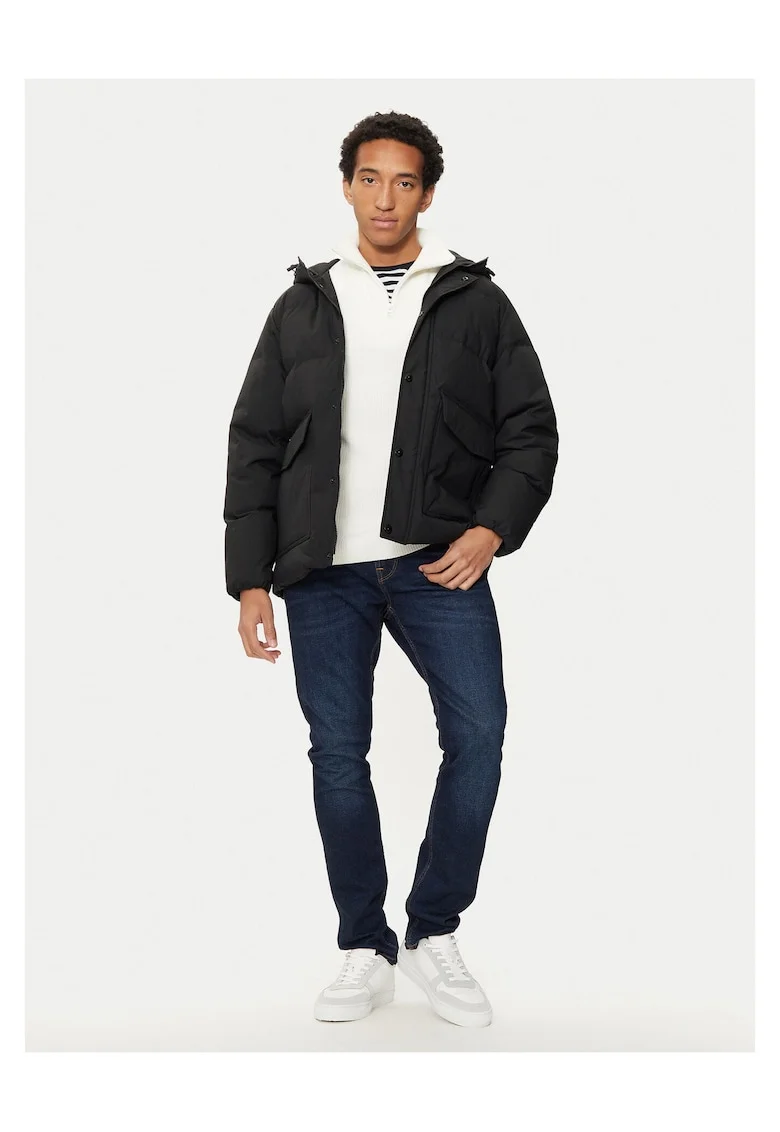 Geaca de puf barbati  neagra, material usor