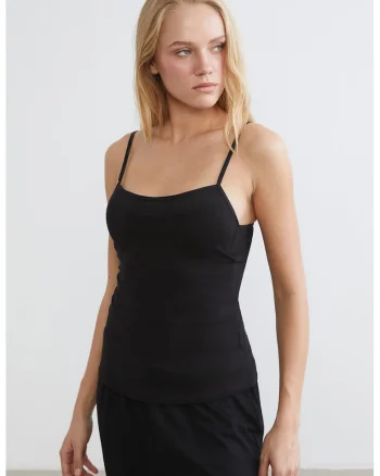 Top uni cu decolteu patrat, Negru