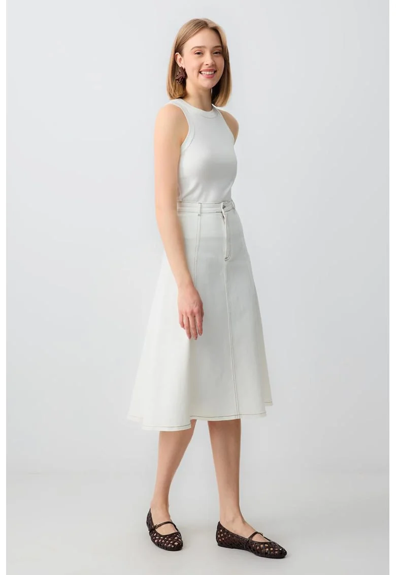 Top slim fit cu decolteu la baza gatului, Alb optic
