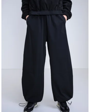 Pantaloni cu croiala parachute, Negru