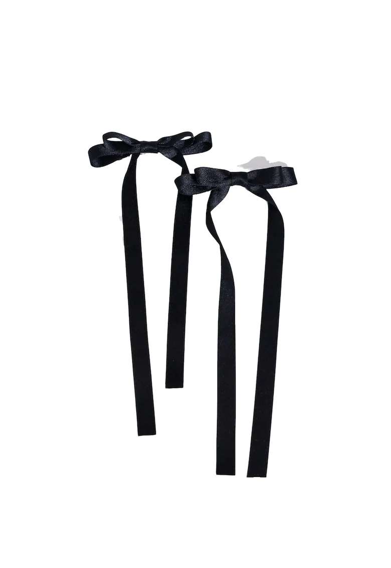 Agrafe de par cu fundite negre din satin – Accesoriu elegant si versatil pentru fetite, ideal pentru ocazii speciale si uz zilnic