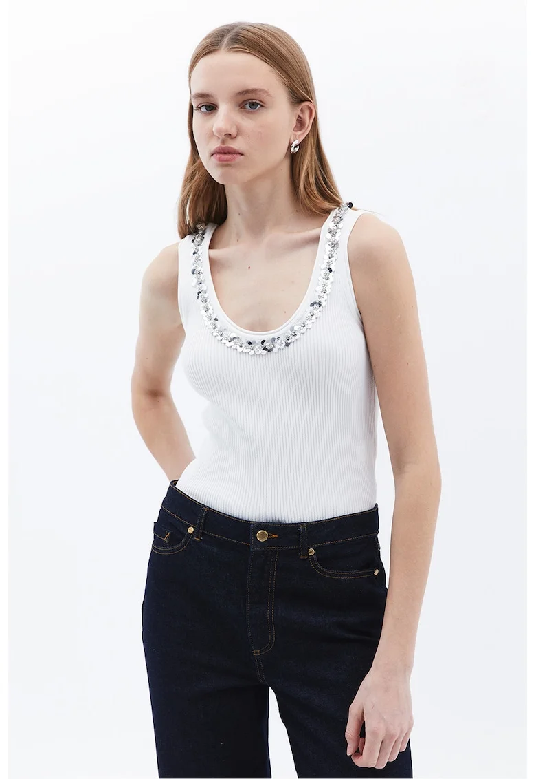 Top slim fit cu decolteu rotund, Alb