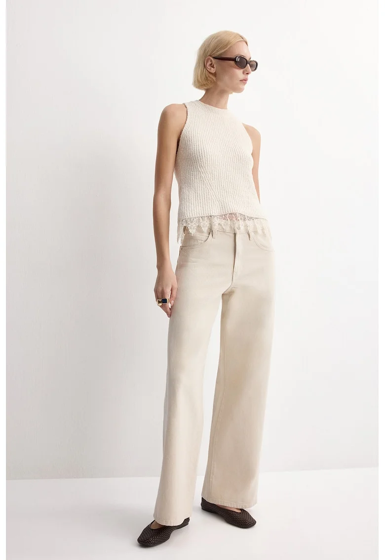 Top slim fit texturat cu terminatie de dantela, Crem