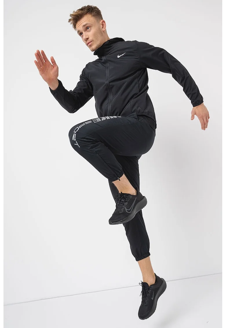 Jachetacu tehnologie Dri-Fit si gluga, pentru antrenament Form, Negru