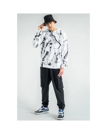 Pantaloni de trening negri cu buzunare spatioase,