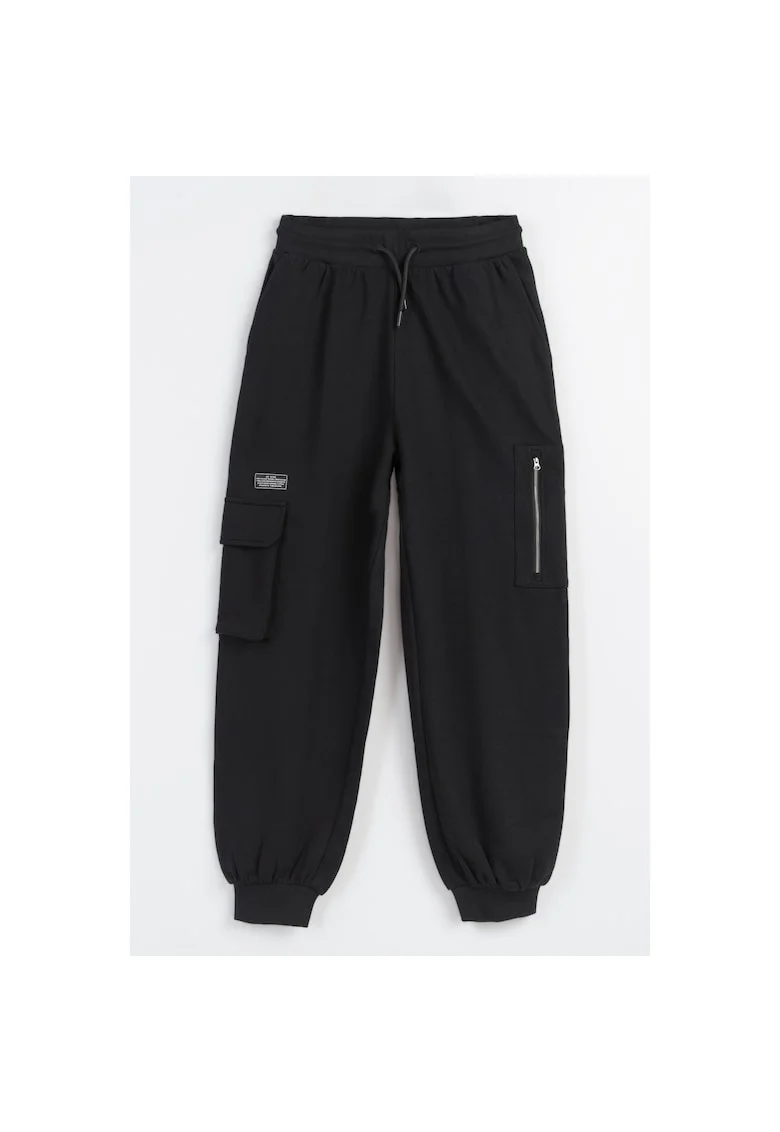 Pantaloni de trening oversize cu buzunare aplicate