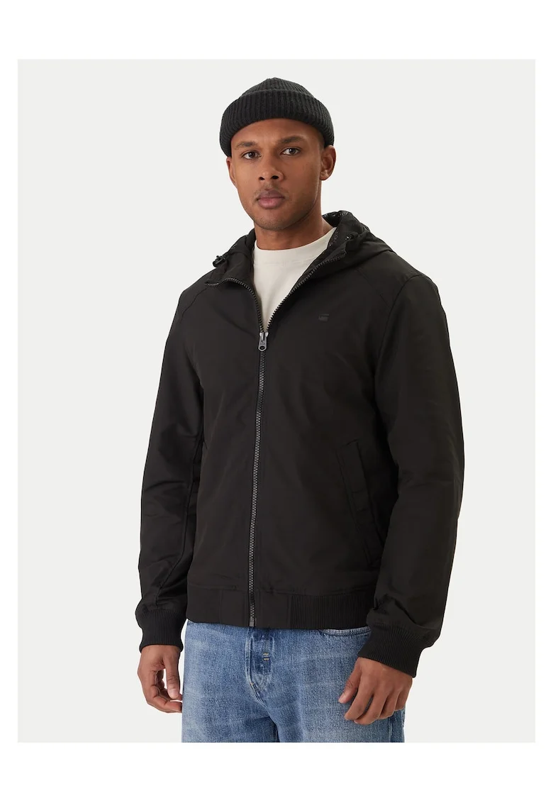 Geaca de tranzitie barbati,  neagra, fermoar, buzunare laterale, 54% elastomultiester, 46% poliester reciclat