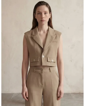 Vesta dama,  scurta, cu nasturi, maro camel, textil
