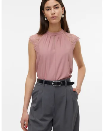 Bluza cu maneci de dantela, Roz deschis
