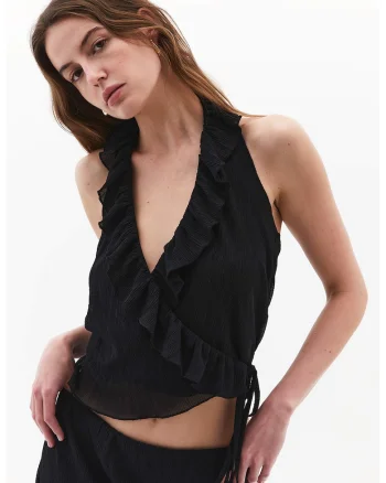 Top crop cu model halter si volane, Negru