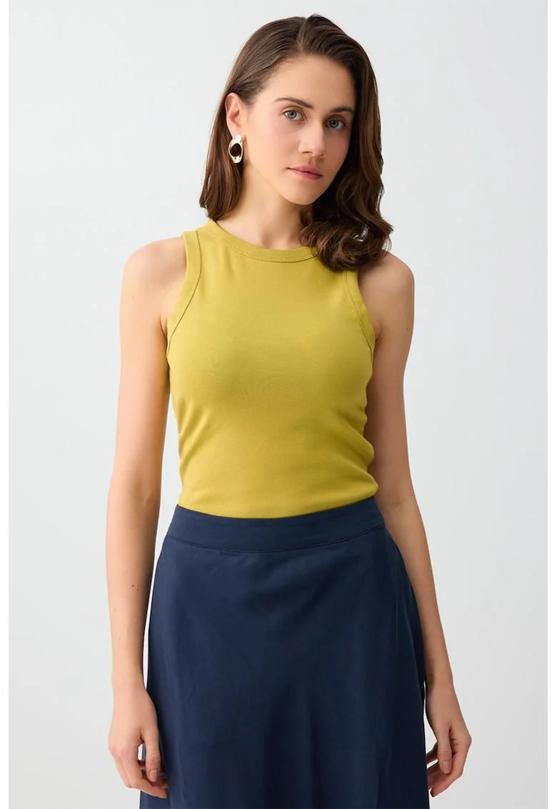 Top slim fit cu decolteu la baza gatului, Verde fistic