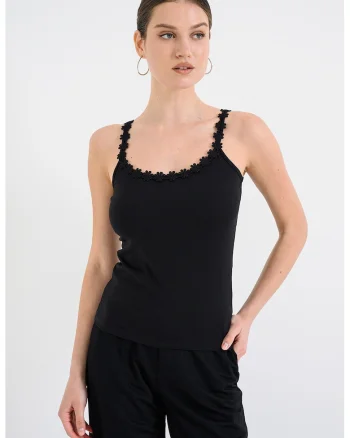 Top slim-fit Flora, Negru