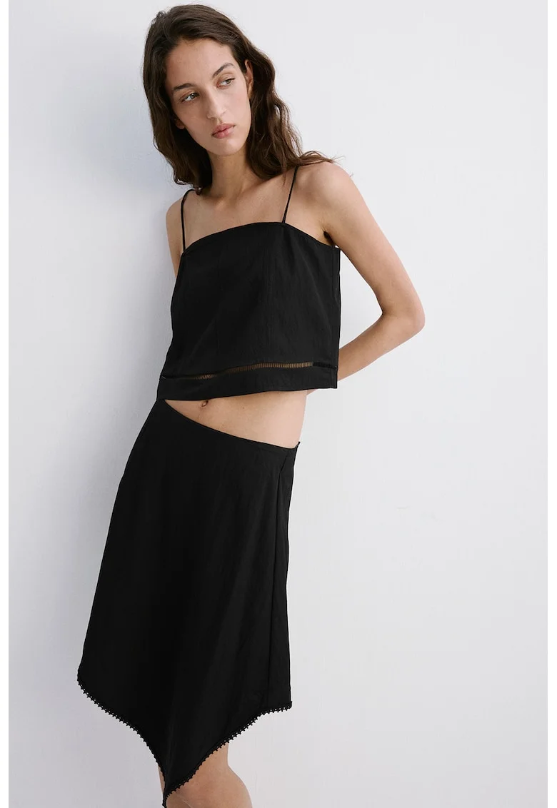 Top crop cu bretele inguste si insertii, Negru
