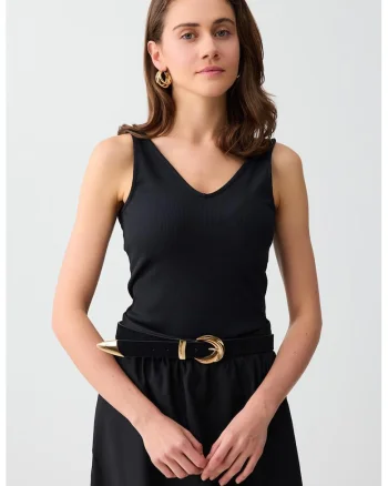 Top slim fit cu decolteu in V