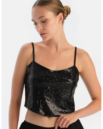 Top cu paiete, Negru