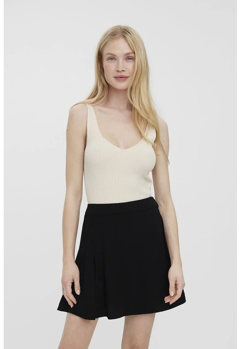 Top cu decolteu in V si aspect striat, Alb fildes