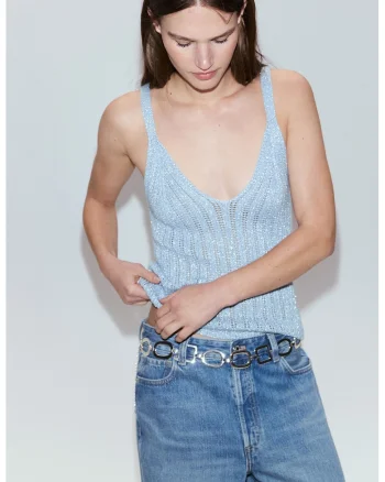 Top cu decolteu adanc in V , din tricot cu perforatii, Albastru deschis