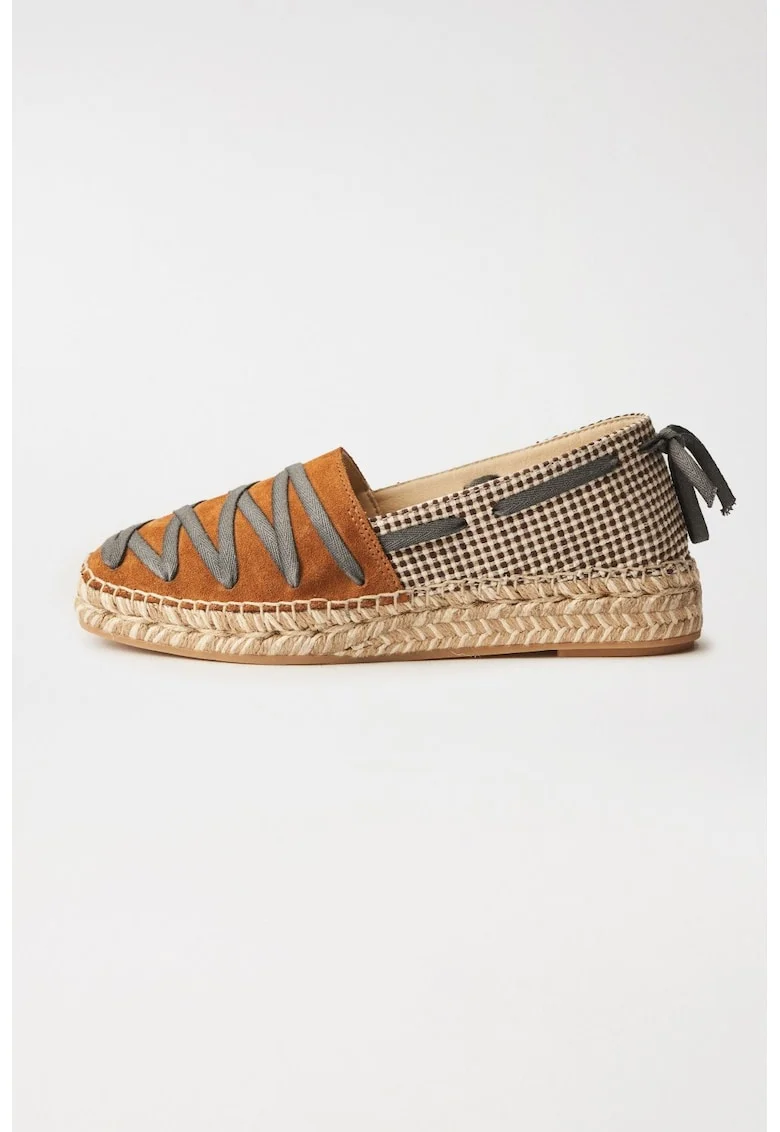 Espadrile crosetate cu siret decorativ