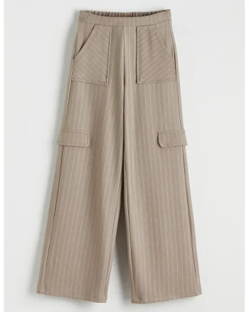 Pantaloni cu croiala ampla si model in dungi, Bej