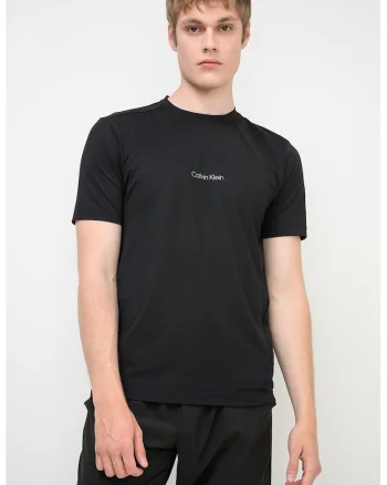 Tricou slim-fit cu decolteu la baza gatului, Negru