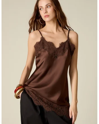 Top asimetric din satin cu dantela, Maro