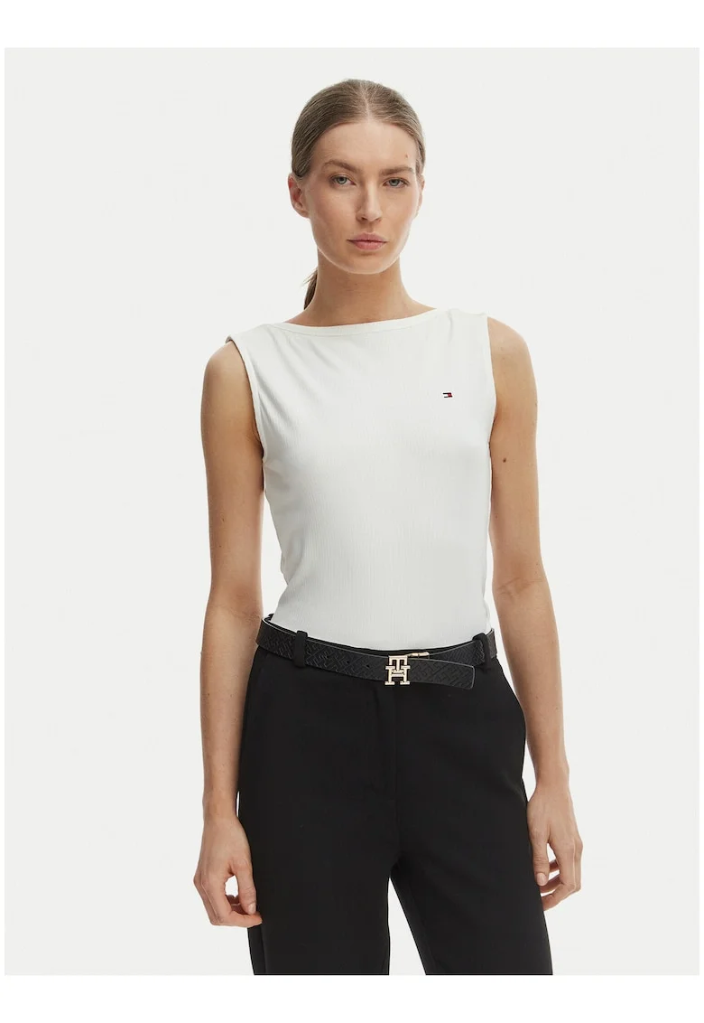 Top slim fit cu decolteu barcuta