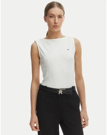 Top slim fit cu decolteu barcuta