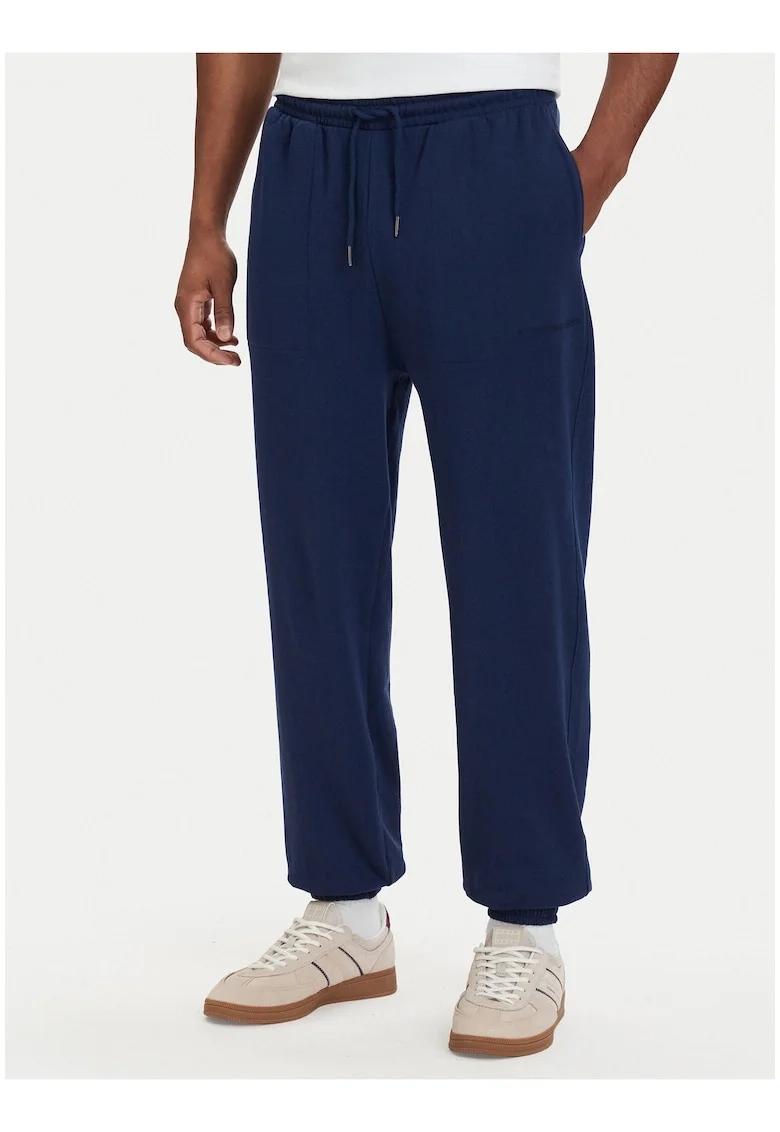 Pantaloni de trening regular fit cu talie elastica, snur si mansete elastice